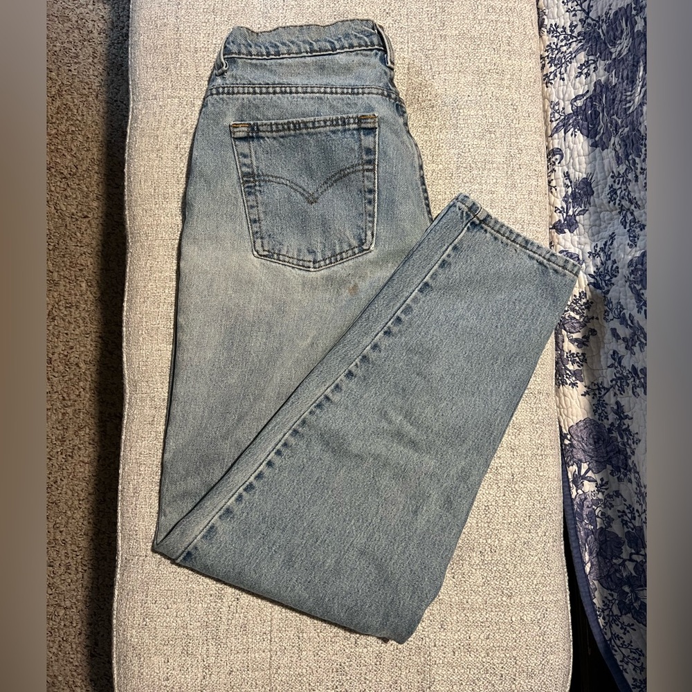 90’s Vintage Women’s Levis 100% cotton Made in U.S.A.